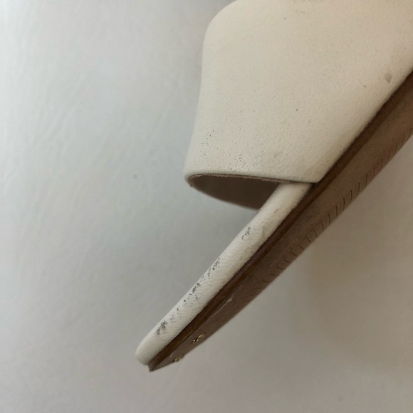 🔴SOLD🔴Louise et Cie Ivory & Black Leather Heels - Picture 7 of 8